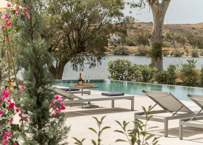 Okeanos Hotel Vourkari